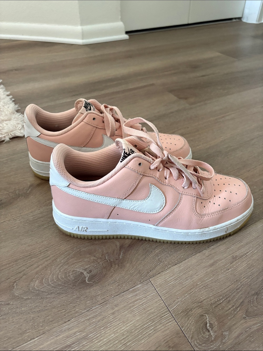 Nike Low-Top Sneakers in Blush Pink and White